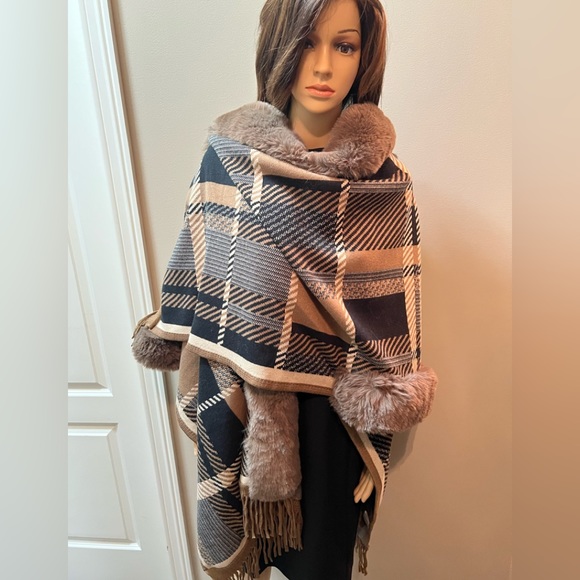 NWT Original, USA, gorgeous multicolor faux fur wrap. One size fits all. - Picture 10 of 17